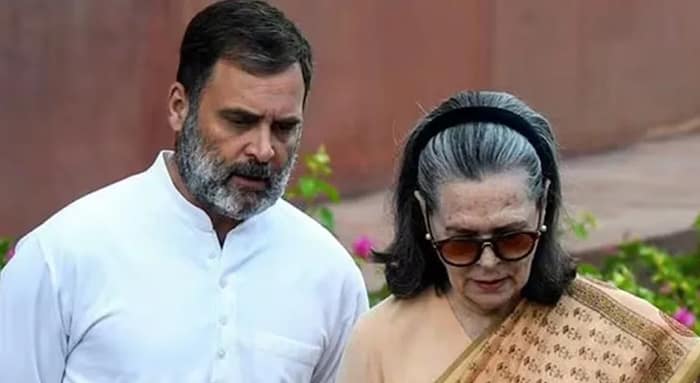 ন্যাশনাল হেরাল্ড মামলায় রাহুল, সোনিয়া গান্ধীর বিরুদ্ধে নোটিস দিল্লির নিম্ন আদালতের