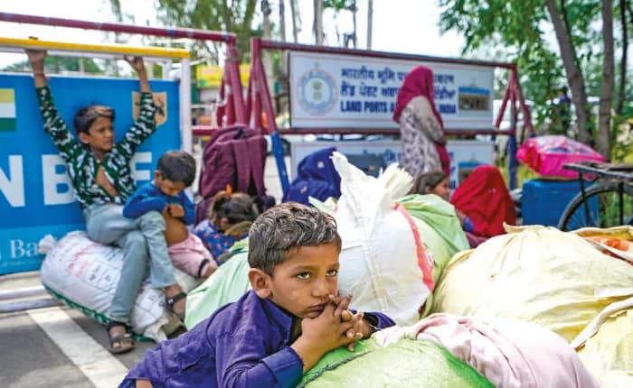 ভারত ছাড়ায় স্থগিতাদেশ আদালতের, সাময়িক স্বস্তি মিলল মিনাল-তারিকদের