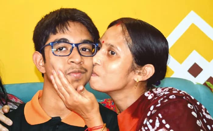 মাধ্যমিকে ইতিহাস গড়ল রায়গঞ্জ