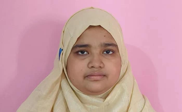 হাইমাদ্রাসা পরীক্ষায় রাজ্যে প্রথম মালদহের ভগবানপুর হাই মাদ্রাসার ছাত্রী ফাহমিদা ইয়াসমিন। প্রাপ্ত নম্বর ৭৮০