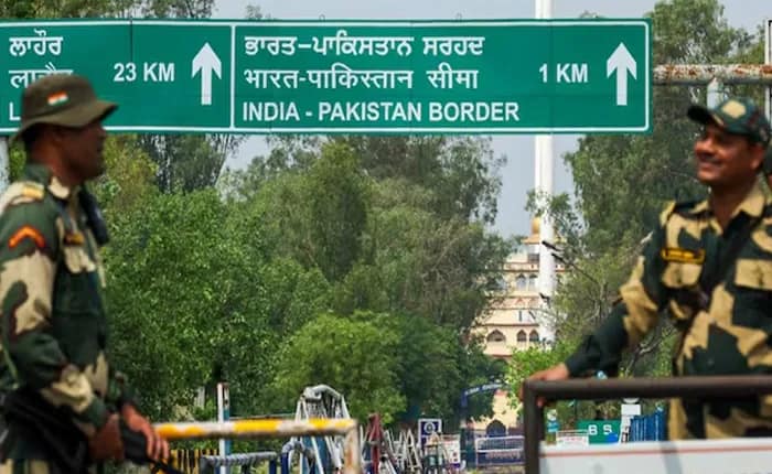 পাক অর্থনীতিতে নয়া স্ট্রাইক ভারতের, এবার বন্ধ সমস্ত আমদানি
