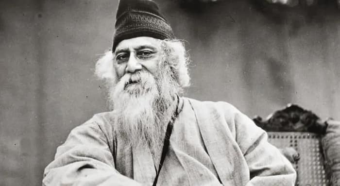 যোগীরাজ্যের দ্বাদশের পাঠ্যসূচি থেকে কি বাদ কবিগুরুর রচনা? জবাব এড়াল মোদি সরকার