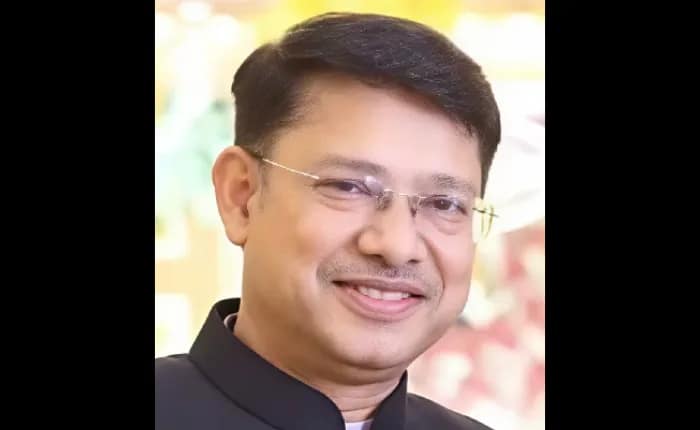 ওয়েস্ট বেঙ্গল গ্রামীণ ব্যাঙ্কের প্রথম চেয়ারম্যান অলোককুমার গোয়েল
