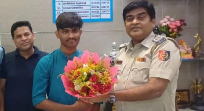 মাধ্যমিকে ৯৫ শতাংশ নম্বর, রাজনীতিতে নামতে চায় হাবড়ার সৌম্যজিৎ