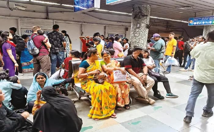 ফের সিগন্যাল বিভ্রাটে মেট্রো, নয়া দুই ডালিয়ান রেক এল শহরে