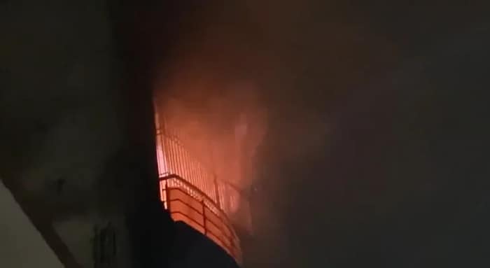 উত্তরপ্রদেশের কানপুরে বহুতলে অগ্নিকাণ্ডের জেরে মৃত্যু হল পাঁচজনের