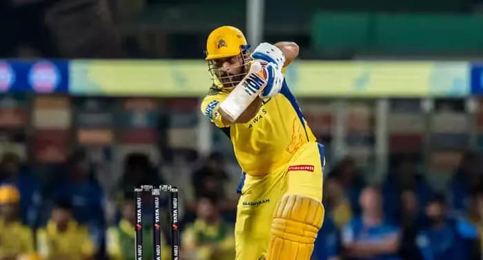 অবসর নিয়ে মুখ খুললেন ধোনি
