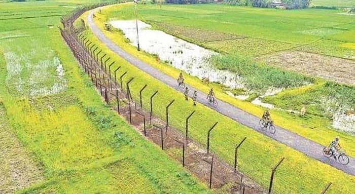 বসিরহাট সীমান্তে চালু হেল্পলাইন