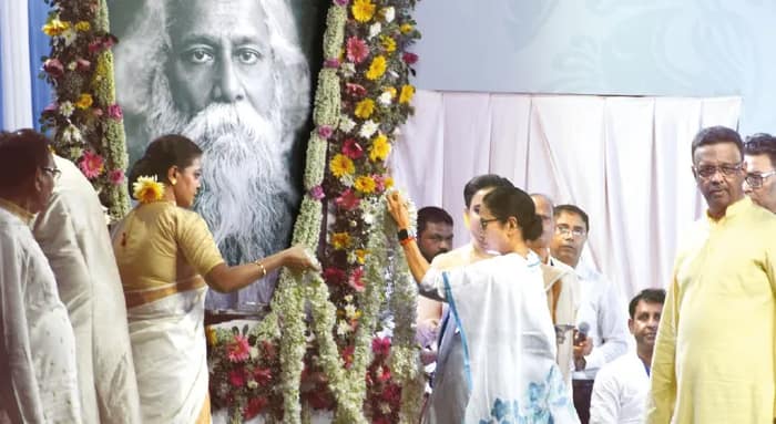 ‘নাই নাই ভয়, হবে হবে জয়’, সেনা বাহিনীর পাশে থাকার বার্তা মমতার