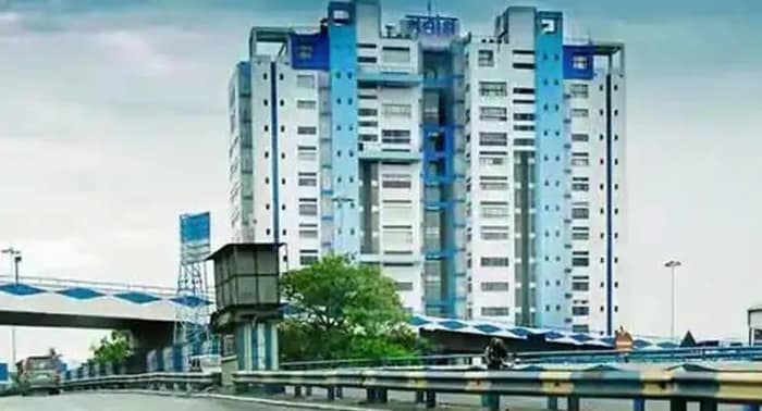 আগামী তিন মাসের প্রয়োজনীয় খাদ্যদ্রব্য জেলায় জেলায় মজুত রাখার সিদ্ধান্ত নিল নবান্ন