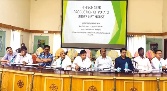 নষ্ট আলু বীজ রুখতে উচ্চপর্যায়ের বৈঠক, কড়া পদক্ষেপের ইঙ্গিত হুগলি জেলা পরিষদের