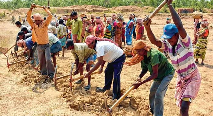 কর্মশ্রী: ৩৫ শতাংশ বেশি  মজুরি নিশ্চিত করল রাজ্য