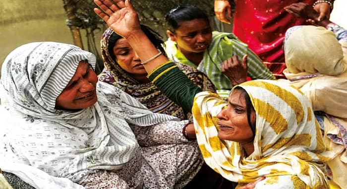 অমৃতসরে বিষমদের বলি ২১, পুলিসের জালে ১০