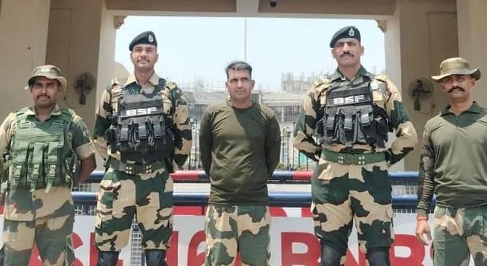 ঝুঁকল পাকিস্তান, অবশেষে মুক্তি বিএসএফ জওয়ান পূর্ণমের