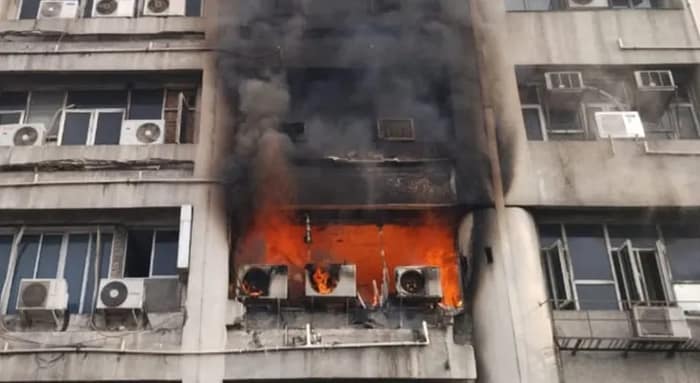 মিন্টো পার্কের বহুতলে বিধ্বংসী আগুন