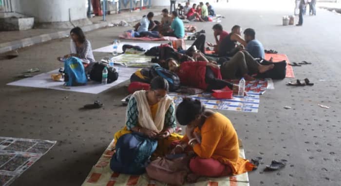 অভিযুক্ত শিক্ষক ও শিক্ষাকর্মীদের নোটিস পাঠিয়ে  থানায় তলব শুরু আজ, গরহাজির হলেই গ্রেপ্তার!