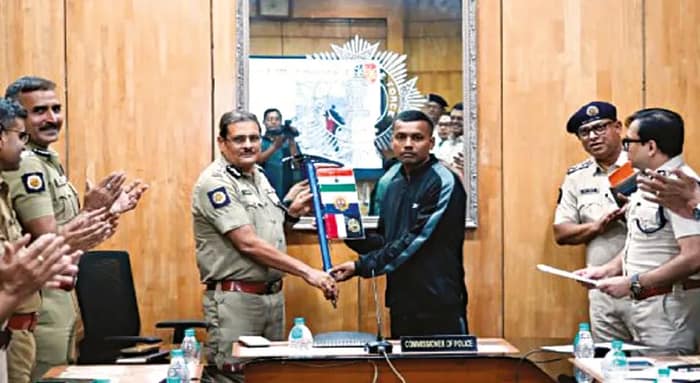 এভারেস্ট জয় করলেন কলকাতার সিপির দেহরক্ষী, খুশি পুলিস মহল, চলতি মরশুমে সর্বোচ্চ পর্বতশৃঙ্গে তৃতীয় বঙ্গসন্তান