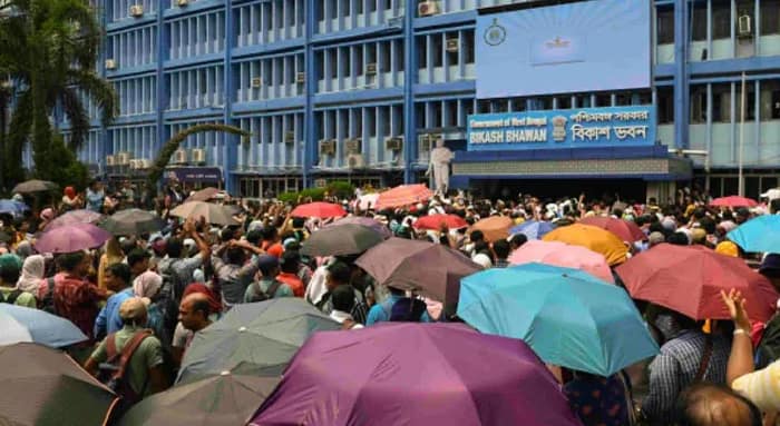 নতুন জায়গায় উঠে যেতে নারাজ আন্দোলনকারীরা