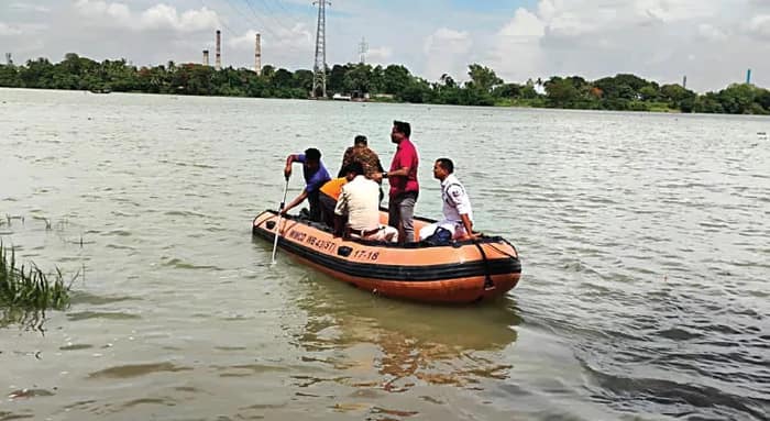 দুই কিশোরীকে বাঁচাতে গঙ্গায় ঝাঁপ, নিখোঁজ কিশোর, মর্মান্তিক ঘটনা শ্রীরামপুরে, সন্ধ্যায় উদ্ধার নাবালিকাদের মৃতদেহ