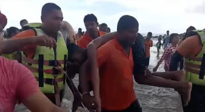 দীঘার সমুদ্রে তলিয়ে যাচ্ছিল কিশোর, উদ্ধার করলেন ৩ জন নুলিয়া