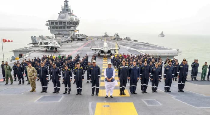 ভারতীয় নৌসেনা নামলে পাকিস্তান চার টুকরো হতো, হুঙ্কার রাজনাথের