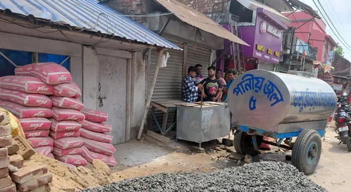 পরিশ্রুত পানীয় জল দিয়ে নির্মীয়মাণ বিল্ডিংয়ে ঢালাই করার অভিযোগ! কড়া ব্যবস্থা নিল পুরসভা