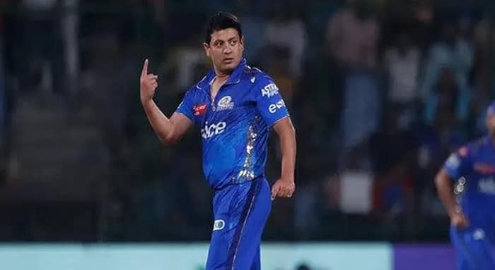 অবসর নিলেন পীযূষ চাওলা