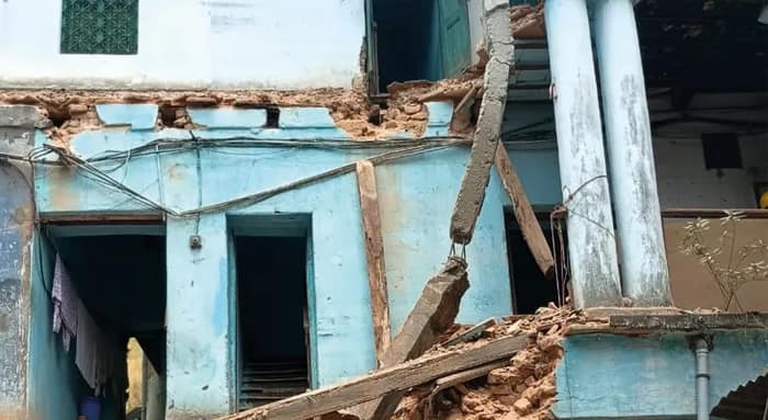 বউবাজারে সংস্কারের সময়ে পুরনো বাড়ির একাংশ ভেঙে মৃত ১