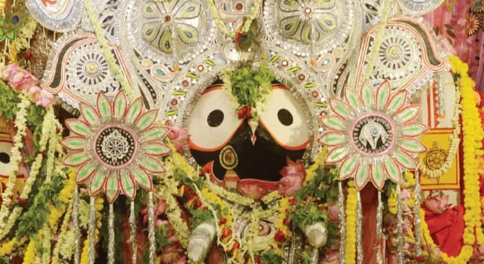 দীঘায় কৃষ্ণনগরের জগন্নাথ মূর্তি বিক্রি করে লক্ষ্মীলাভ গোবিন্দ ও বলাইয়ের