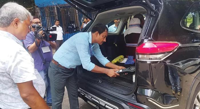 বিধানসভায় বিধায়কদের গাড়িতে তল্লাশি, ‘তুলসী গাছ খোঁজা হচ্ছে’, দাবি বিজেপির