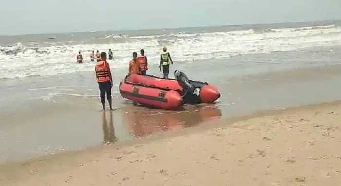 তাজপুরের সমুদ্রে স্নান করতে নেমে তলিয়ে গেল পর্যটকরা, মৃত্যু নাবালকের, নিখোঁজ আরও ১