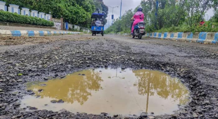 বেহাল দশায় প্রান্তিক বাইপাস, সোনাঝুরি ও ফুলডাঙার রাস্তা