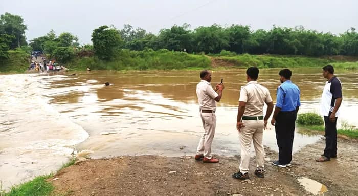 ঝাড়খণ্ডে বৃষ্টি, ফুঁসছে ব্রাহ্মণী নদী, যোগাযোগ বিচ্ছিন্ন গ্রামের পর গ্রাম
