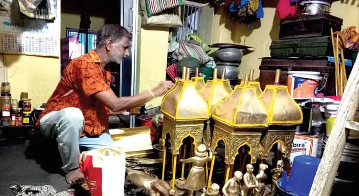 আজও রীতি মেনে টানা হয় পুরাতন মালদহের ১৭ ফুটের পিতলের রথ