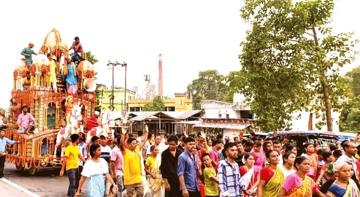 মাসির বাড়ি না গিয়ে মন্দিরে ফিরে আসেন জগন্নাথ, বলরাম ও সুভদ্রা, বালুরঘাটের বোয়ালদার গ্রামে উন্মাদনা তুঙ্গে