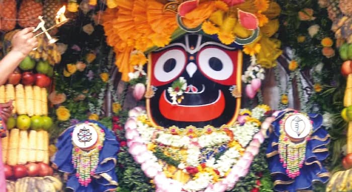রথ ঘিরে বাঁকুড়া, পুরুলিয়া এবং আরামবাগে উন্মাদনা, বলরামপুরে বিদ্যুতের তারে লেগে চূড়া ভেঙে বিপত্তি
