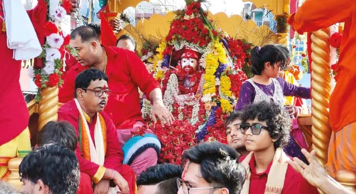 রাজ রাজেশ্বরী বেশে তারা মা বেরলেন রথে চেপে, তারাপীঠে ভক্তের ঢল