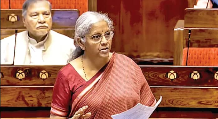 অর্থনীতি ধুঁকলেও পরামর্শ নেয় না সরকার
