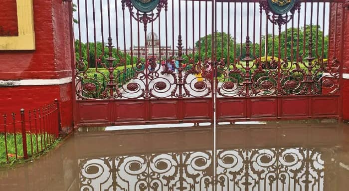 কোচবিহার রাজবাড়ির সামনে জল জমা সমস্যার সমাধানে আশার আলো