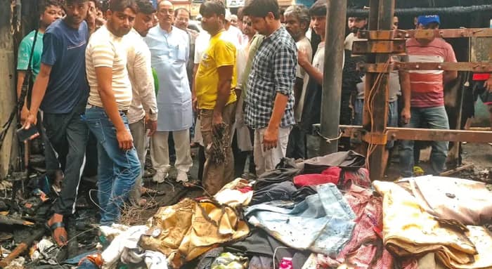 ফের আসানসোল! ভস্মীভূত ৫টি দোকান, আগুন ছড়ায় বাজারের ট্রান্সফরমারেও, বিপদের শঙ্কা খনি শহরে