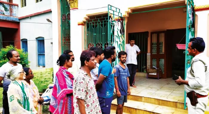 নবদ্বীপের নন্দীপাড়ায় প্রাচীন পলকেশ্বর শিব মন্দিরে সোনার চাঁদ, রুপোর বেলপাতা চুরি, চাঞ্চল্য এলাকায়