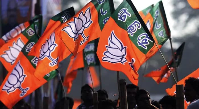 কল্যাণী এইমসে অস্থায়ী কর্মী নিয়োগ  নিয়ে হাতাহাতি, জখম বিজেপি নেতা