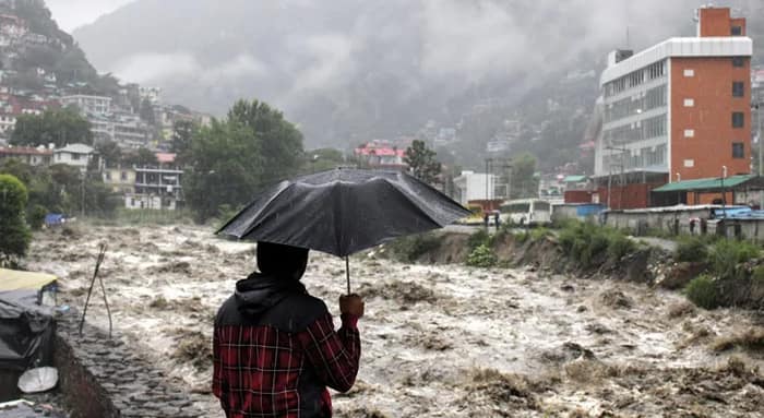 ভয়াবহ বৃষ্টির দাপটে হিমাচলপ্রদেশে ৪০০ কোটি টাকার ক্ষতি! মৃত কমপক্ষে ৬৩
