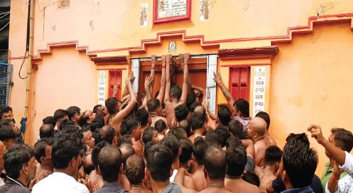 আজ উল্টোরথ, ৫০০ সরায় করে ৫২ পদ, গুপ্তিপাড়ায় ভাণ্ডার লুট