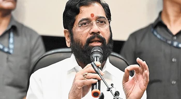 শাহের সঙ্গে একমঞ্চে বসে সিন্ধের গলায় ‘জয় গুজরাত’