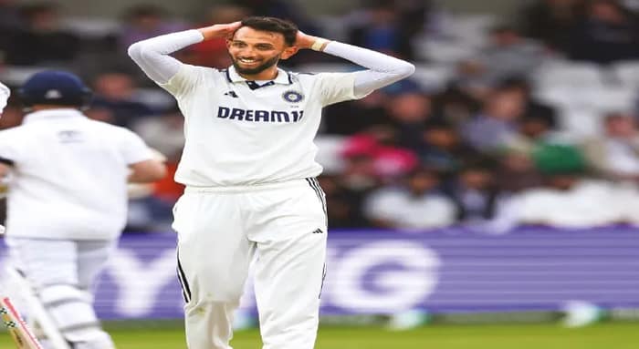 দেদার রান বিলিয়ে প্রশ্নের মুখে প্রসিদ্ধ