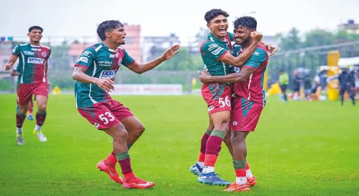 দুই দলের ফুটবলারদের মধ্যে হাতাহাতি, পাঁচটি লাল কার্ড, ঘটনাবহুল ম্যাচে রেলওয়েকে সহজেই হারাল মোহন বাগান