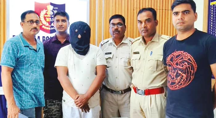 ইউনুস সরকারের অত্যাচারে দেশছাড়া, সীমান্ত পেরিয়ে ধৃত আওয়ামি লিগ নেতা