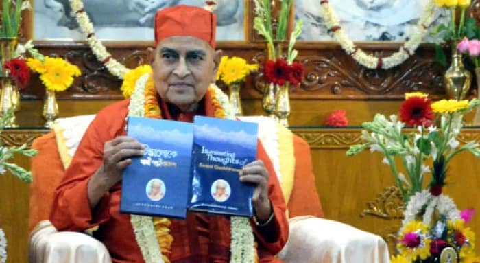 গুরু পূর্ণিমা উপলক্ষ্যে বেলুড় মঠে ভক্তের ঢল