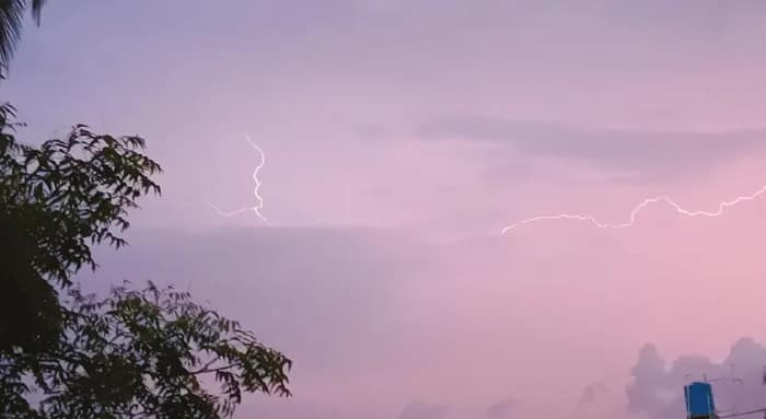 হাঁসফাঁস দশা মালদহ ও দক্ষিণ দিনাজপুরে, উত্তর দিনাজপুরে বাজ পড়ে তিনজনের মৃত্যু